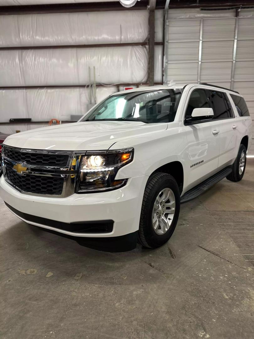 2020 Chevrolet Suburban LT photo 3