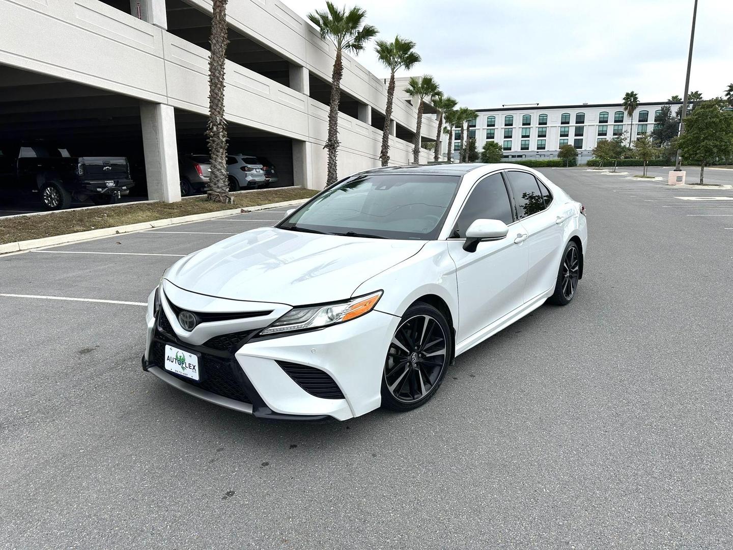 2018 Toyota Camry XSE photo 12