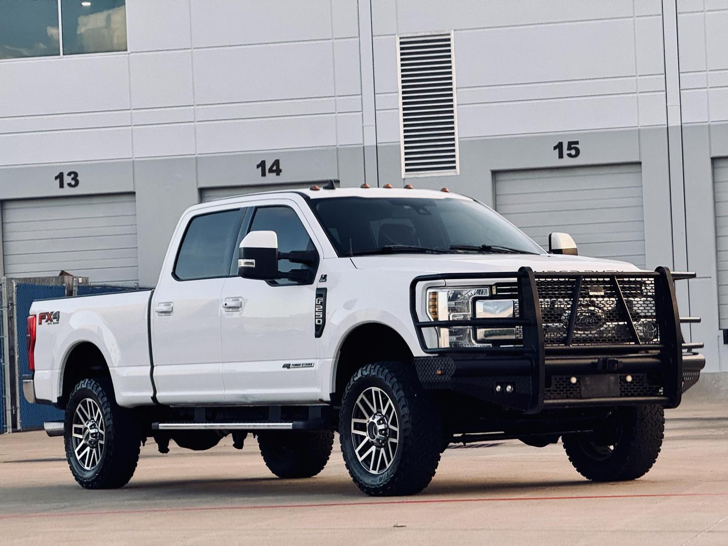 2019 Ford F-250 Super Duty Lariat photo 4