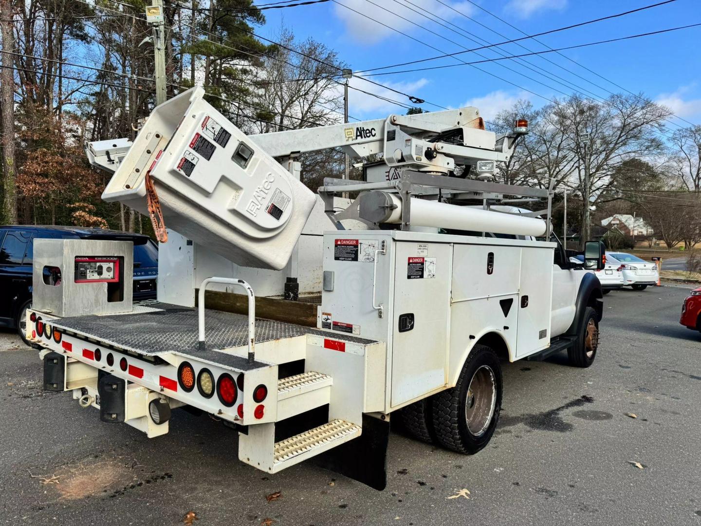 2012 Ford F-450 Super Duty Chassis Cab null photo 6