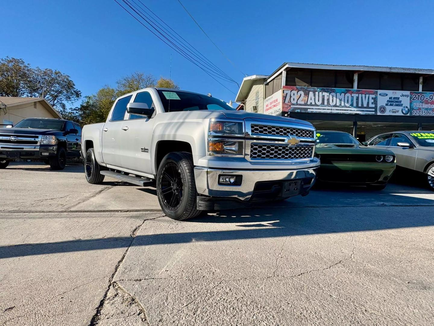 2014 Chevrolet Silverado 1500 LT photo 3