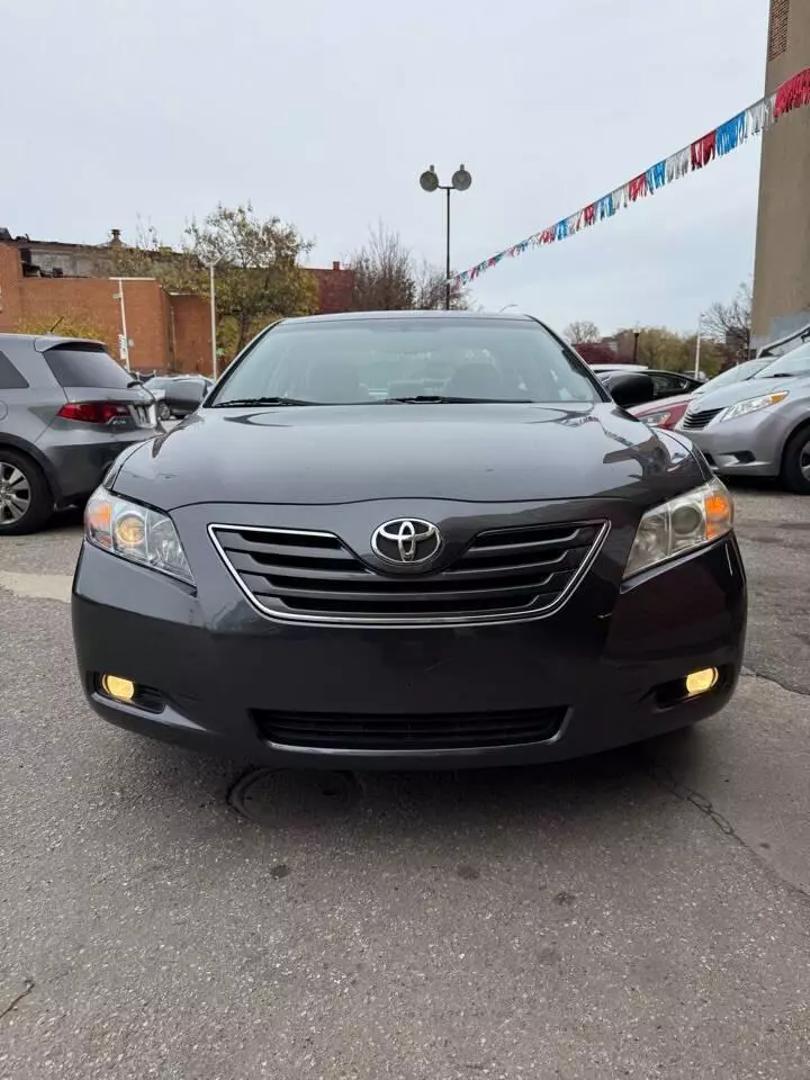 2009 Toyota Camry XLE photo 2