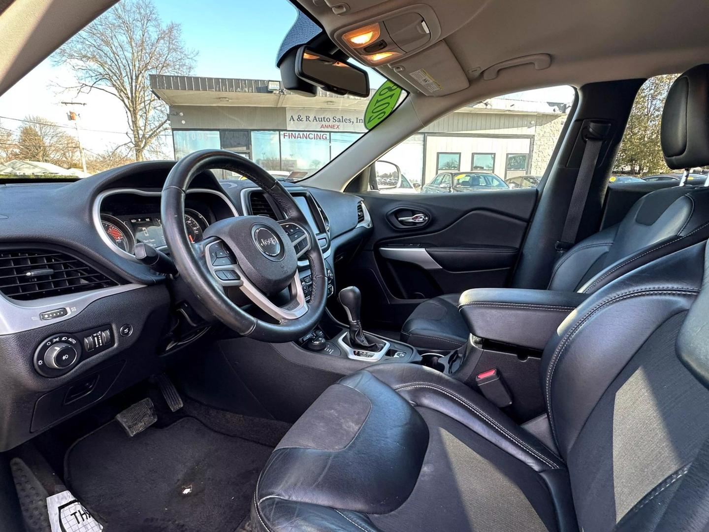 2018 Jeep Cherokee Latitude Plus photo 12