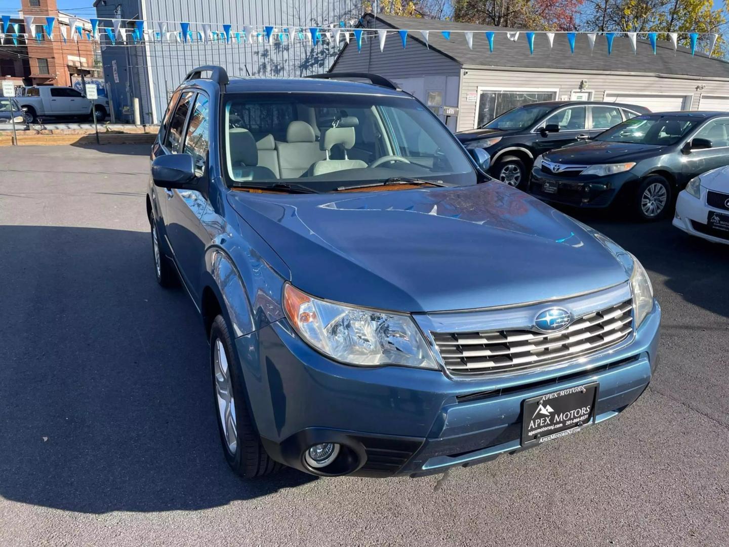 2010 Subaru Forester X Limited photo 3