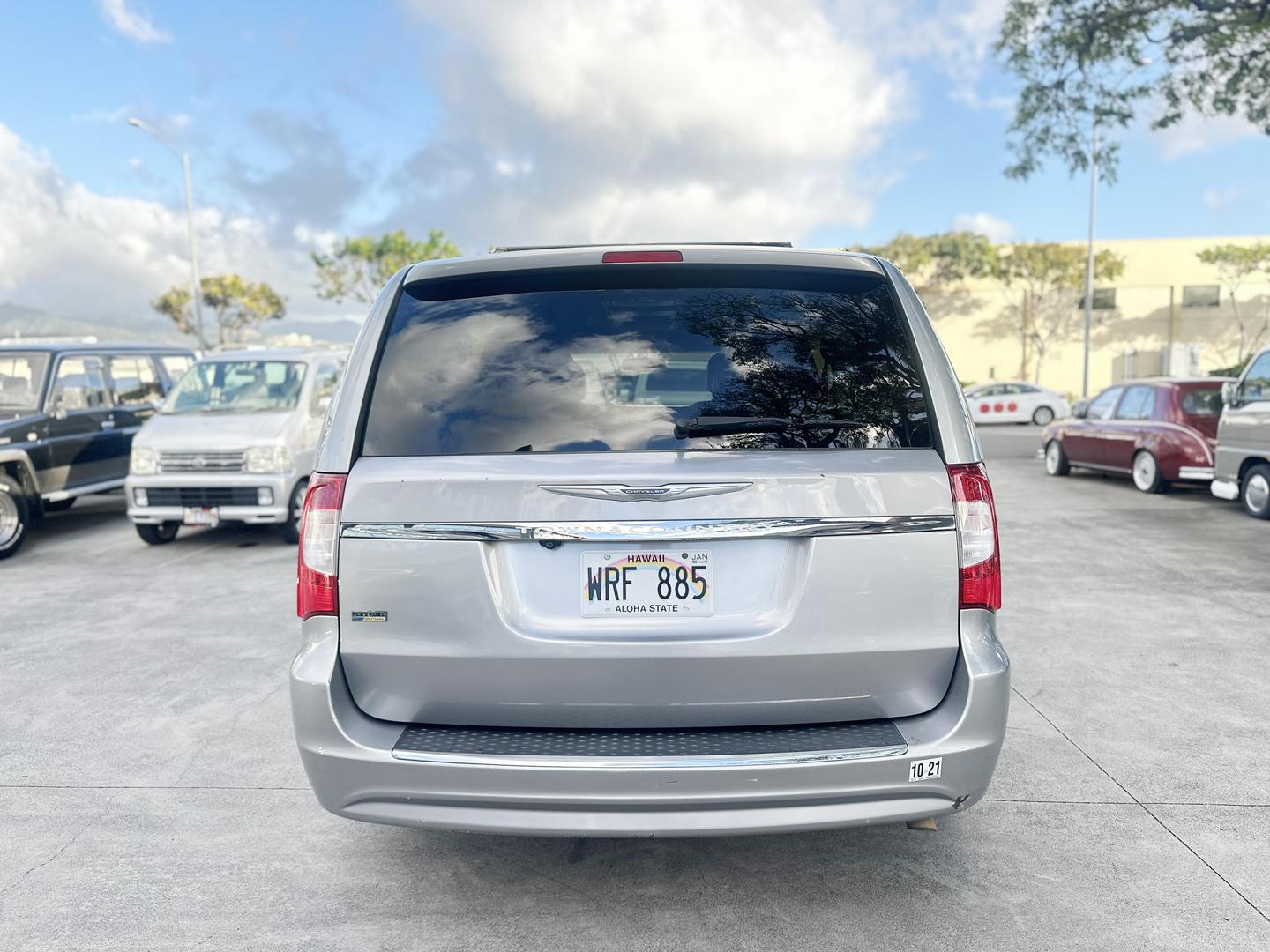 2014 Chrysler Town & Country Touring photo 3