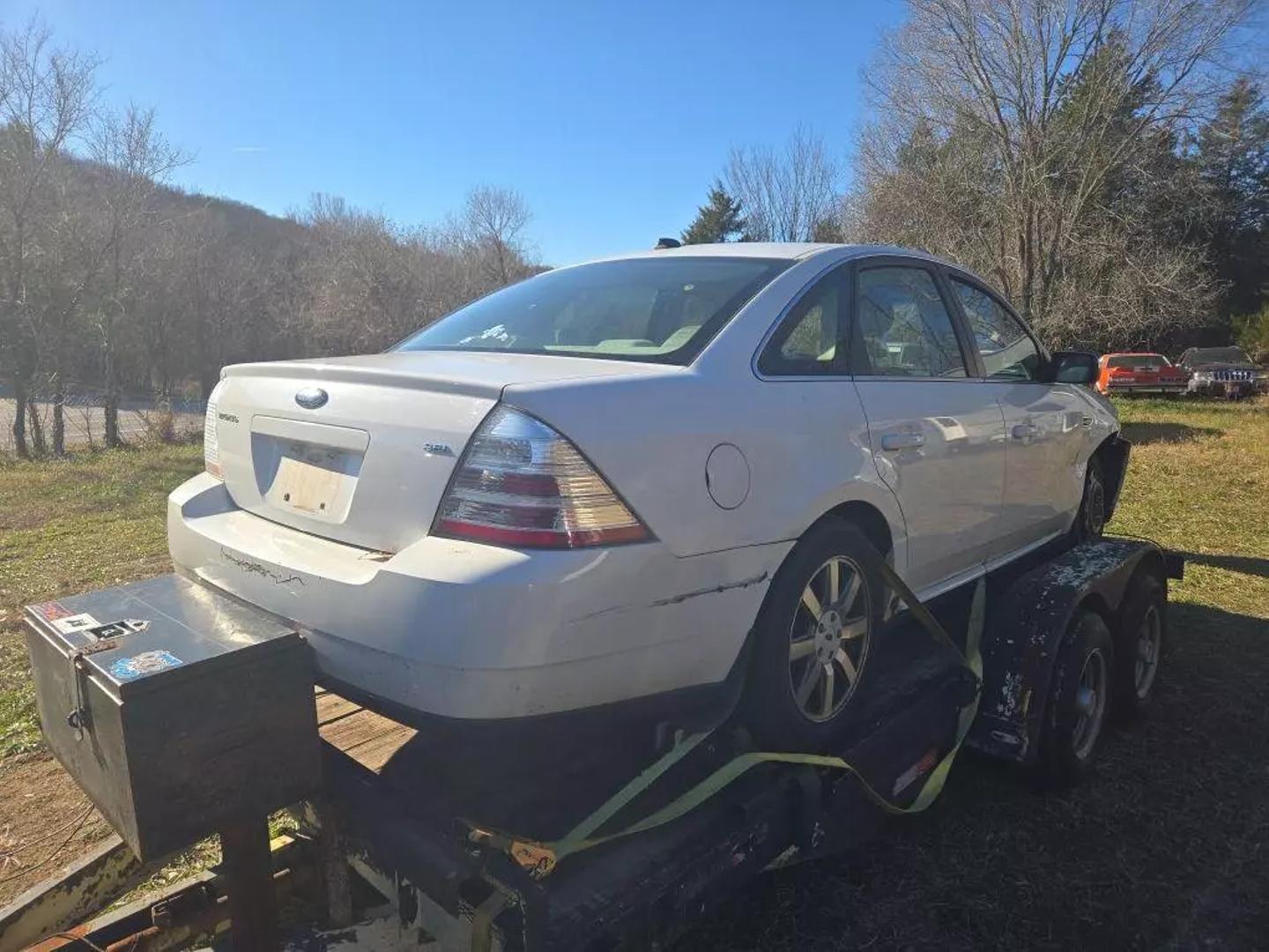 2008 Ford Taurus SEL photo 4