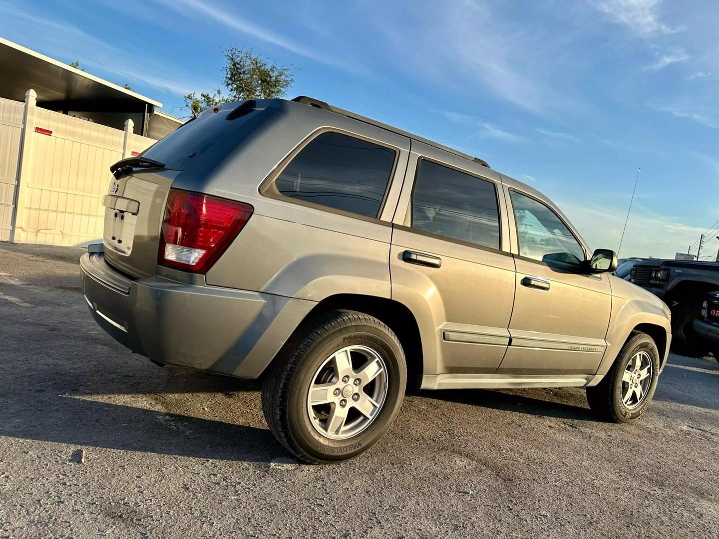 2007 Jeep Grand Cherokee Laredo photo 5