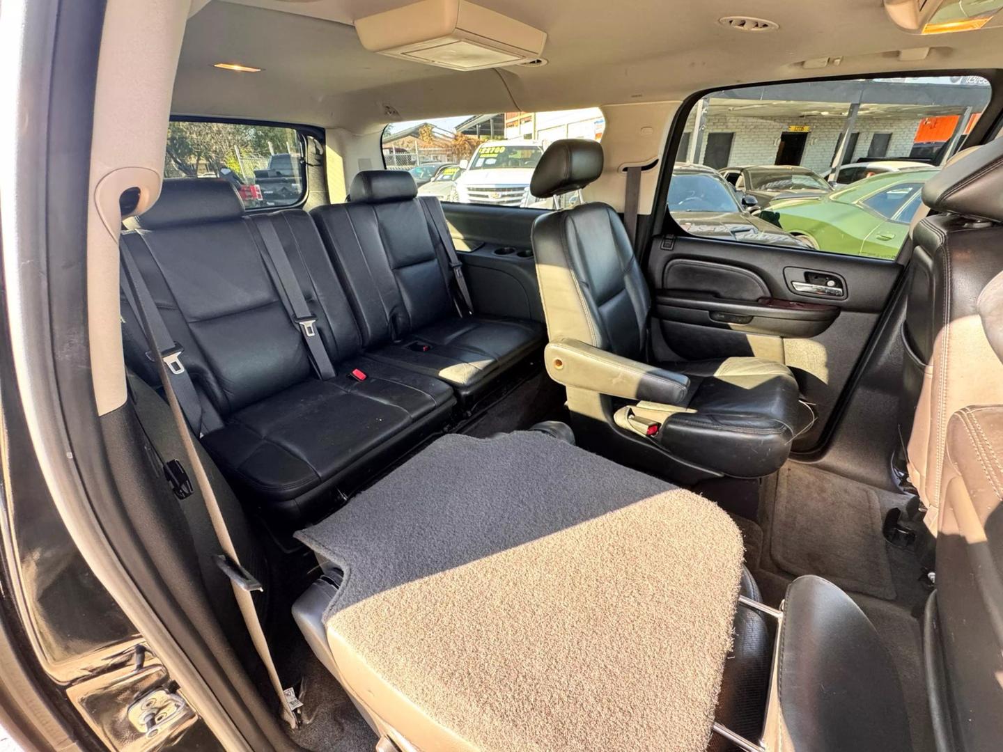 2007 Cadillac Escalade ESV Base photo 20