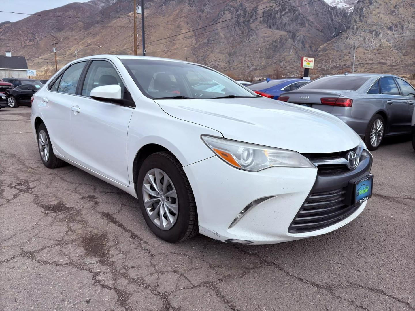 2016 Toyota Camry LE photo 40