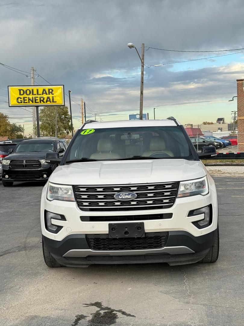 2017 Ford Explorer XLT photo 7