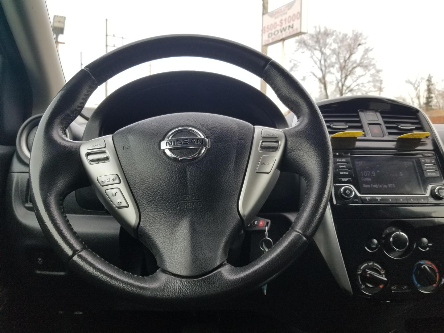 2018 Nissan Versa Sedan SV photo 14