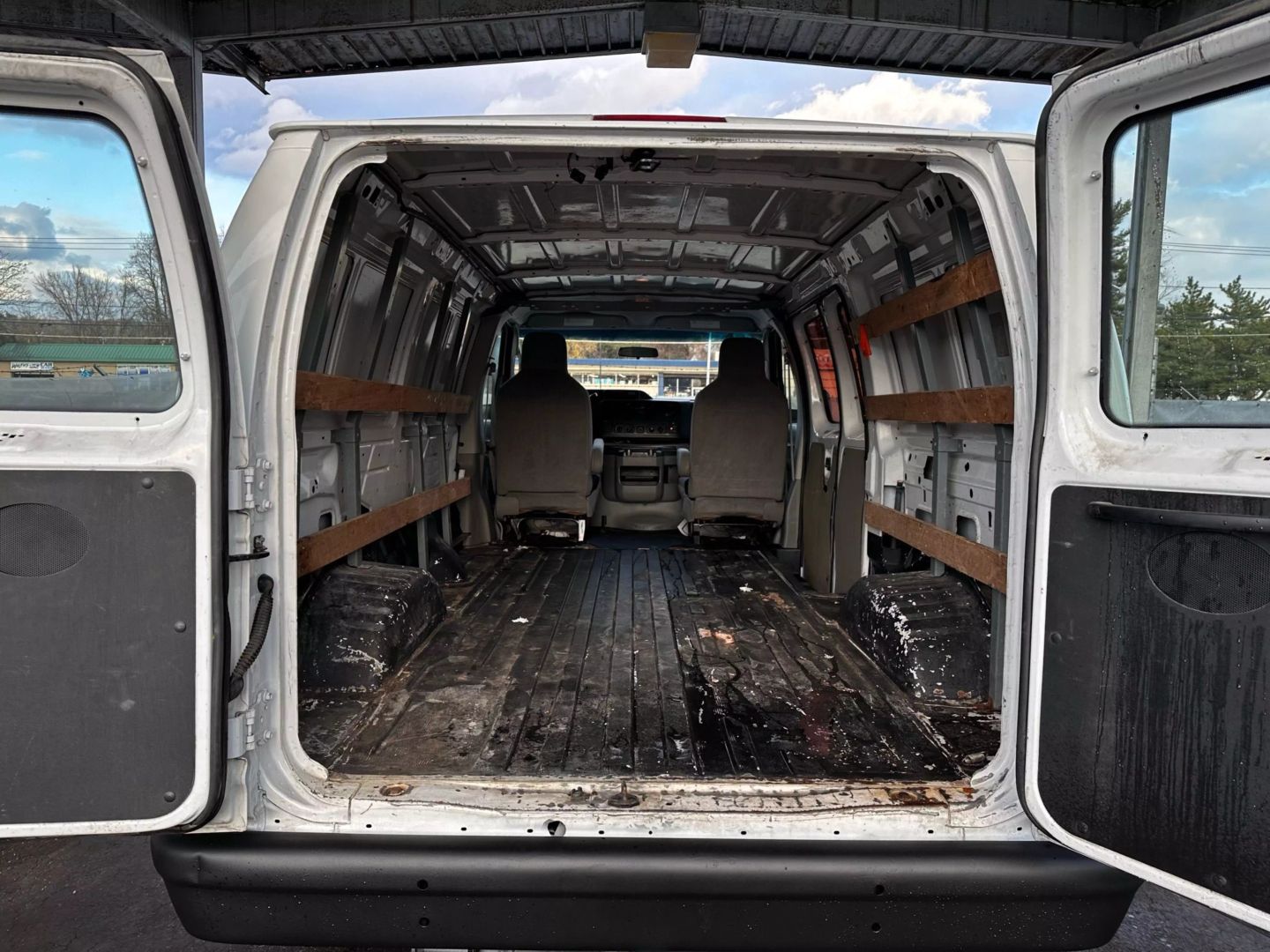 2013 Ford E250 Cargo - Image 17