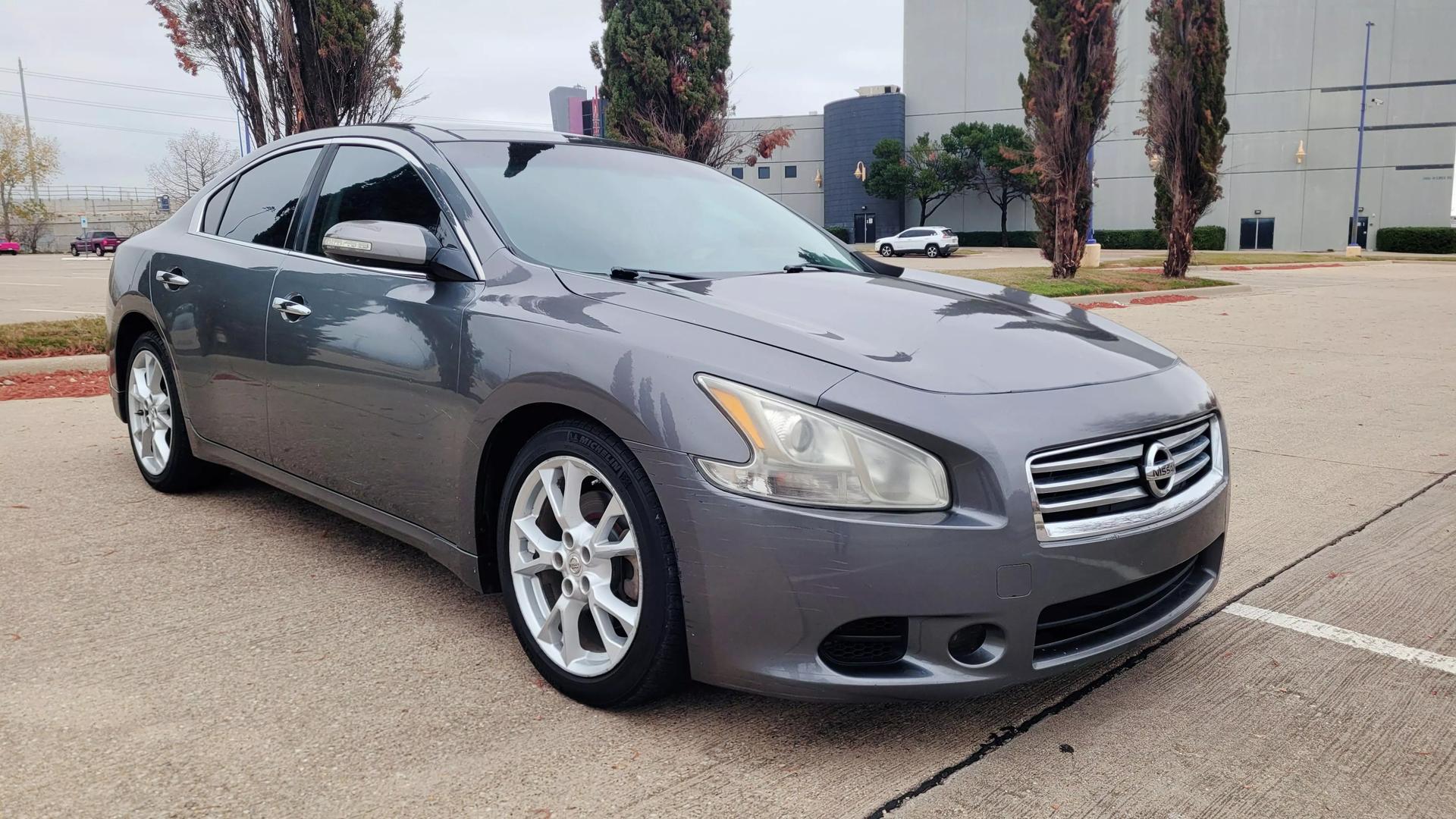 2014 Nissan Maxima SV photo 3