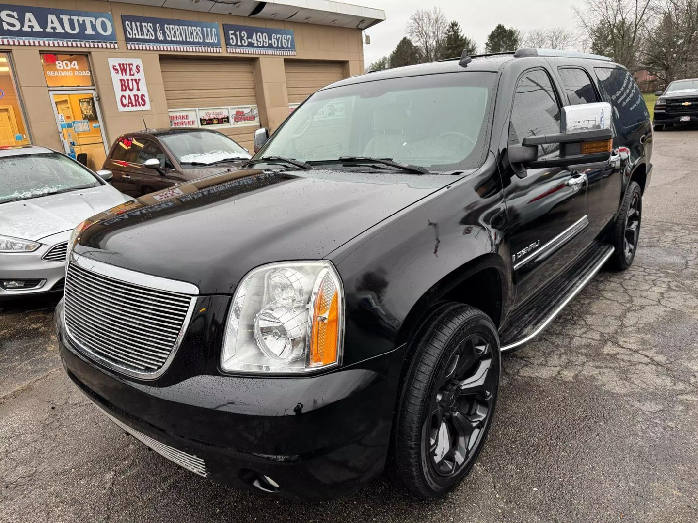 2007 GMC Yukon XL Denali photo 2