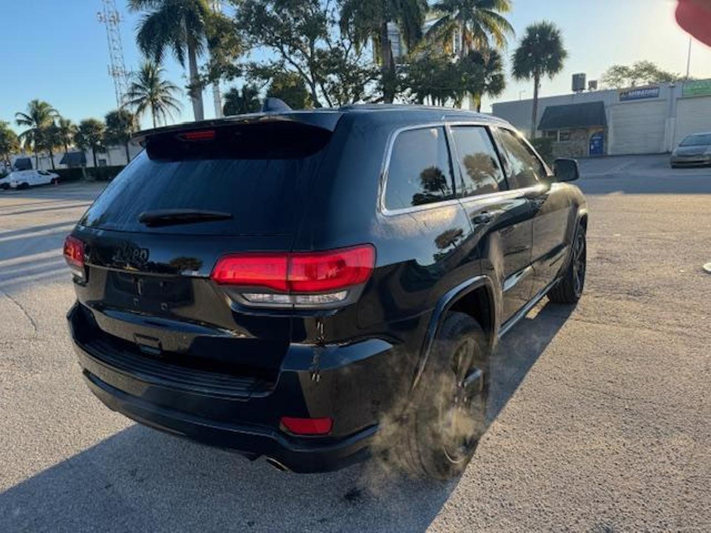 2015 Jeep Grand Cherokee Altitude photo 8