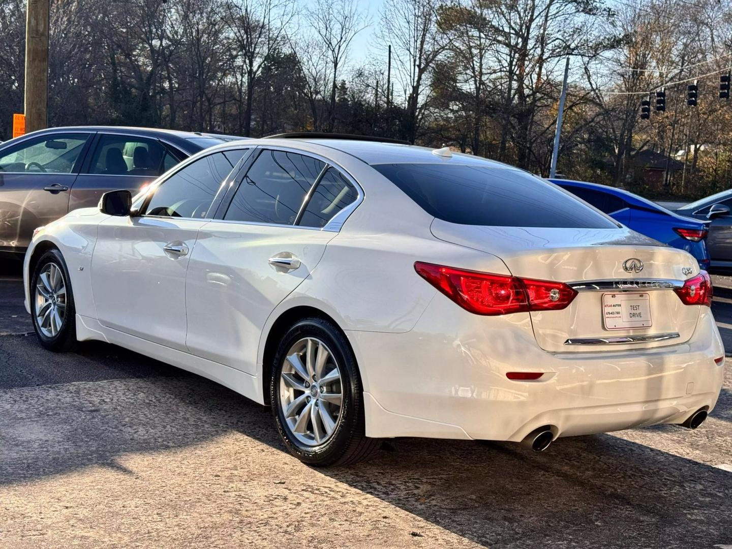 2015 INFINITI Q50 Premium photo 5