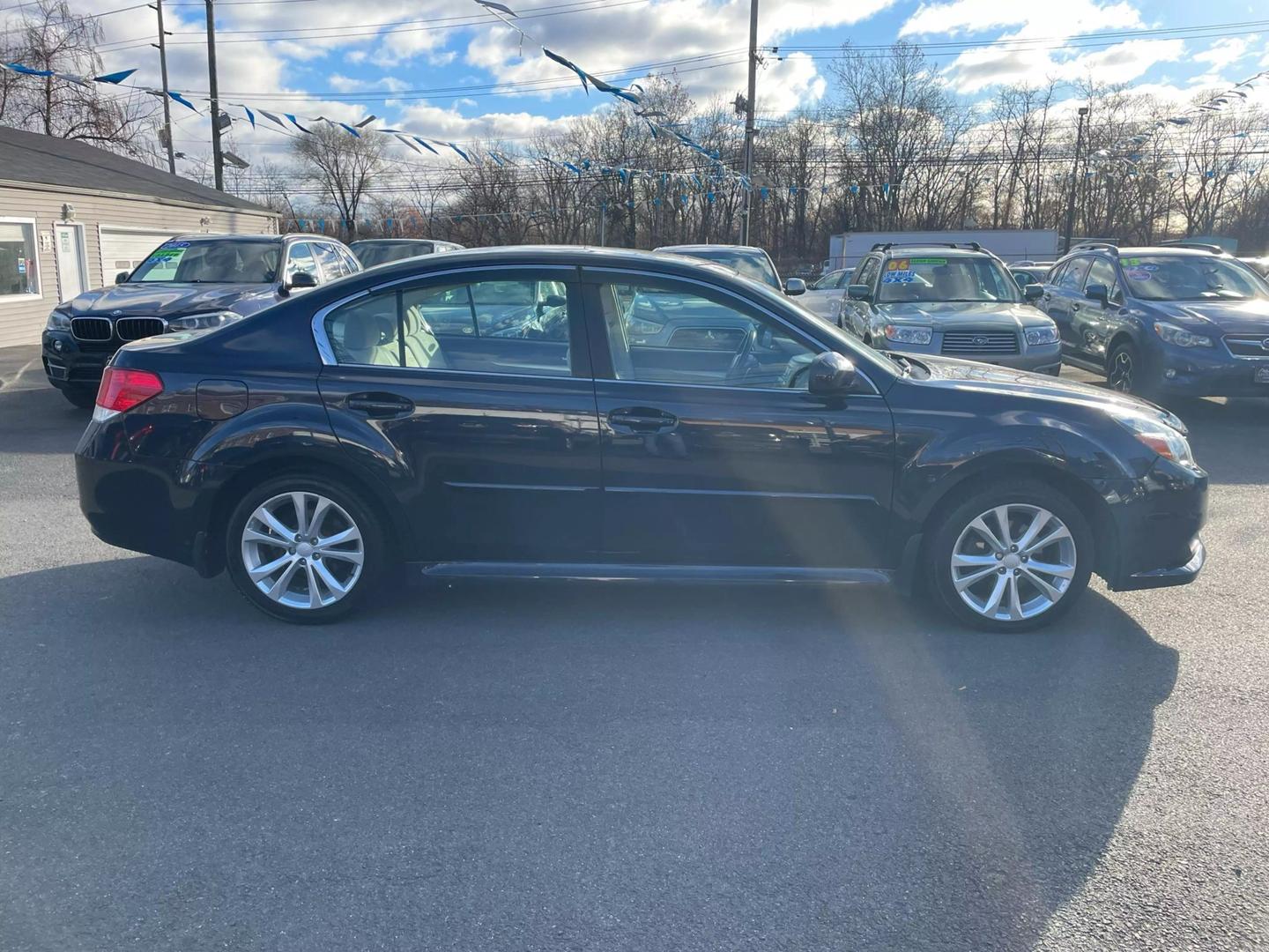 2013 Subaru Legacy I Premium photo 17