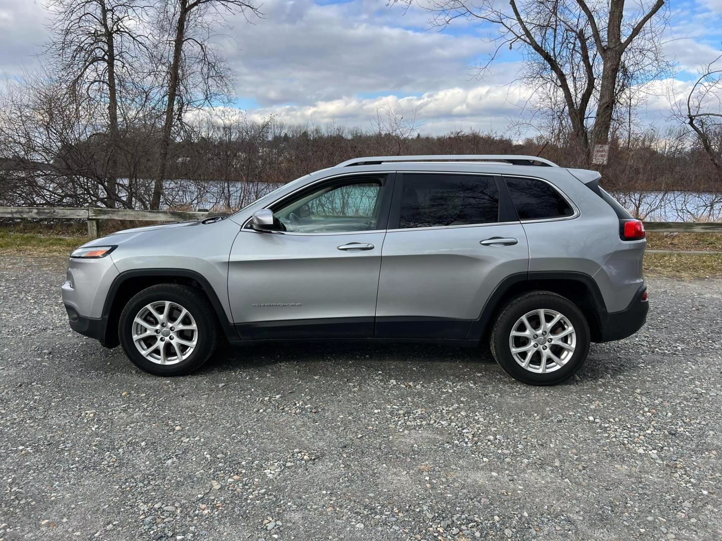 2014 Jeep Cherokee Latitude photo 8