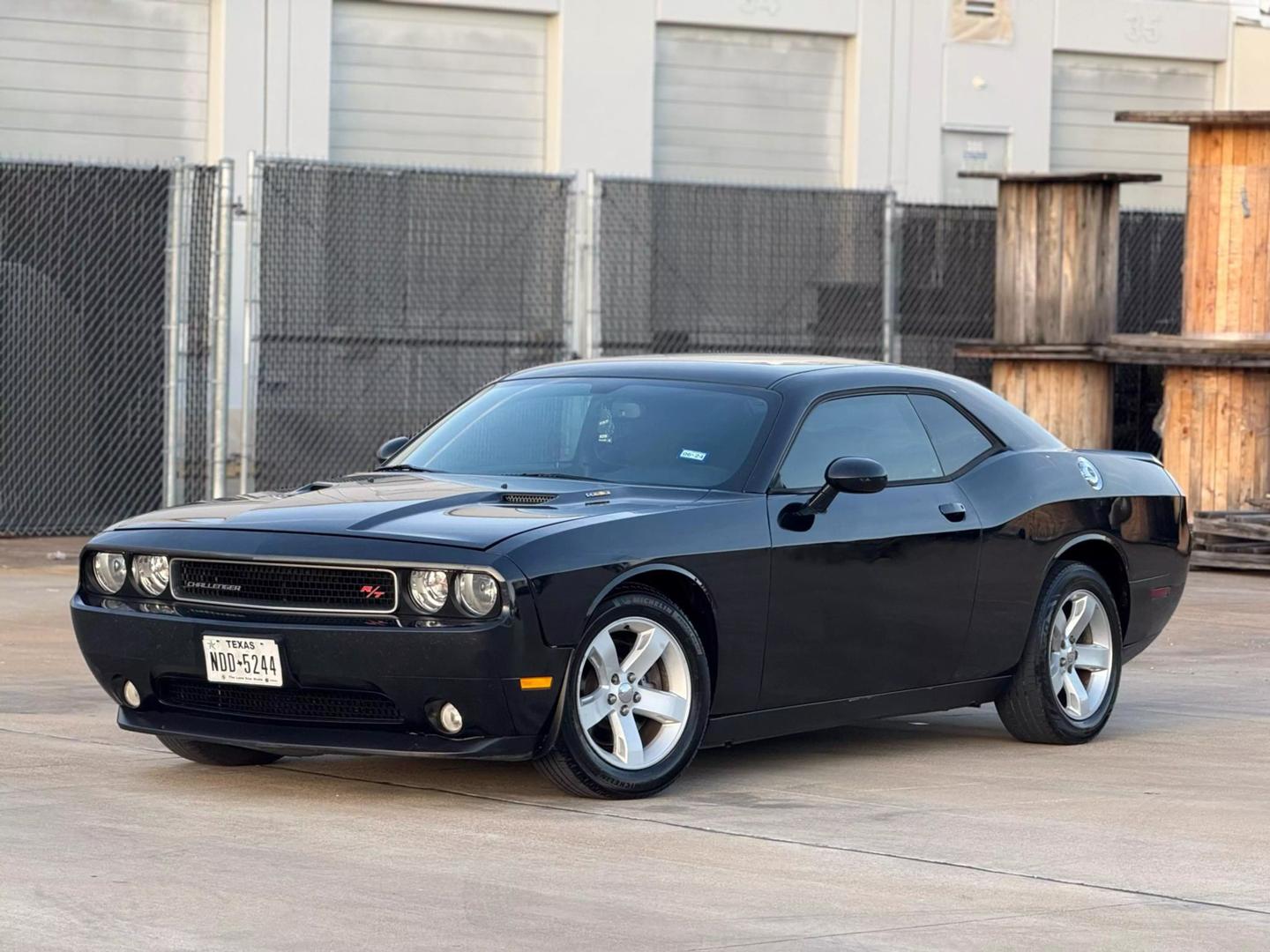 2014 Dodge Challenger R/T photo 3