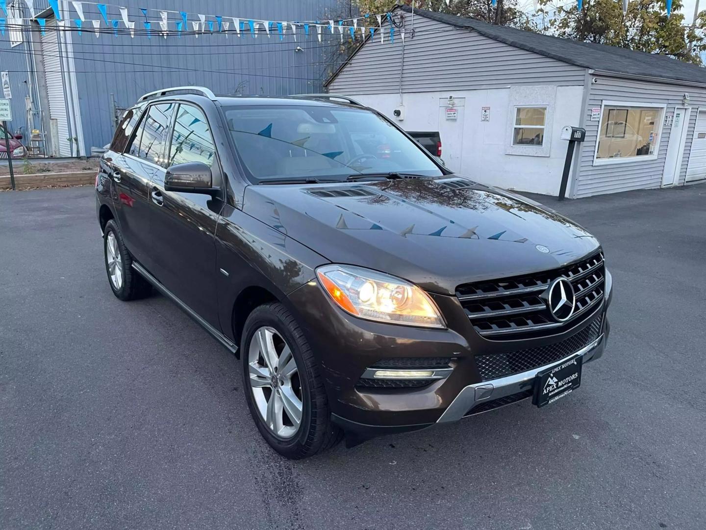 2012 Mercedes-Benz M-Class ML350 photo 3