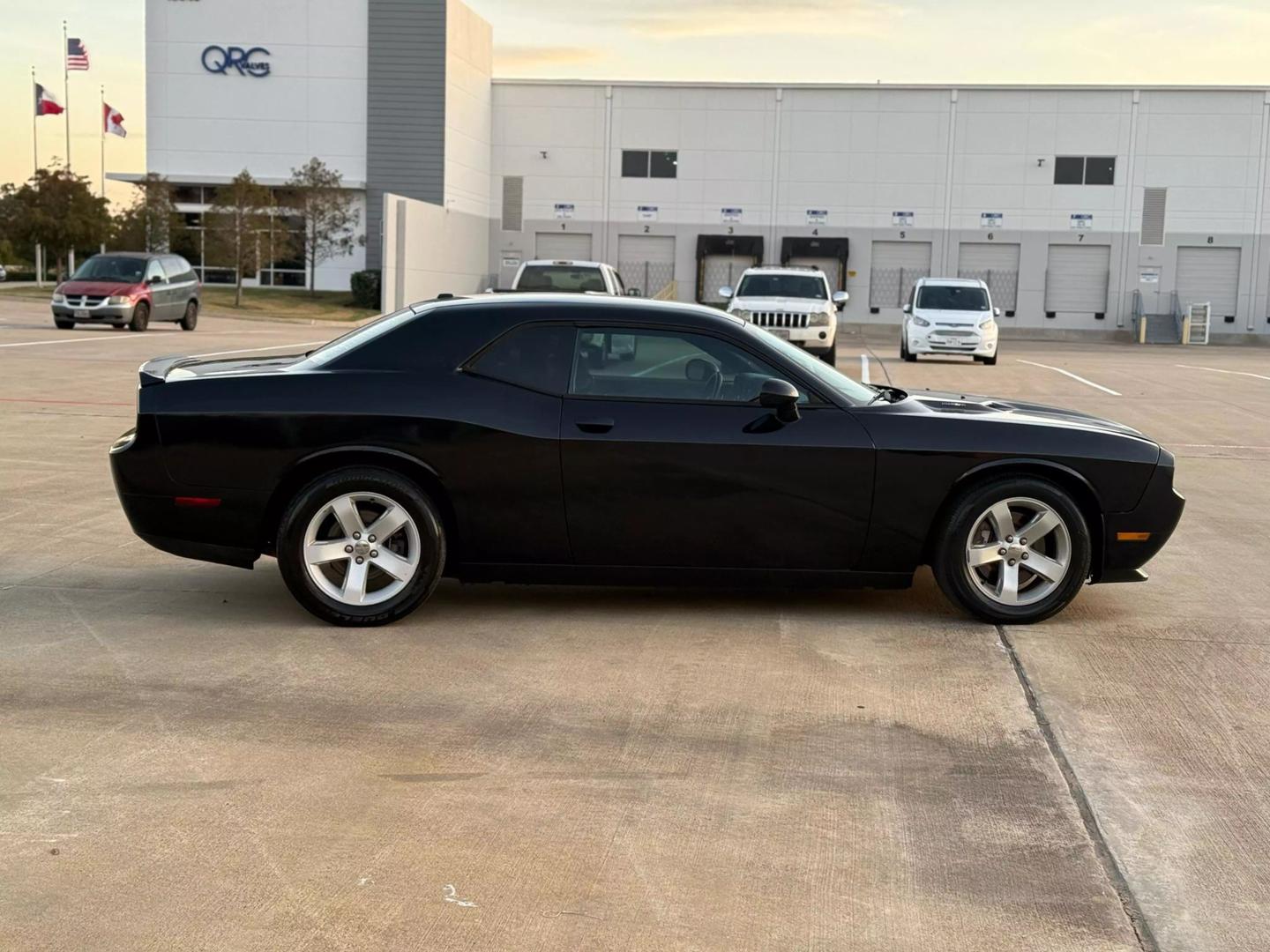 2014 Dodge Challenger R/T photo 11