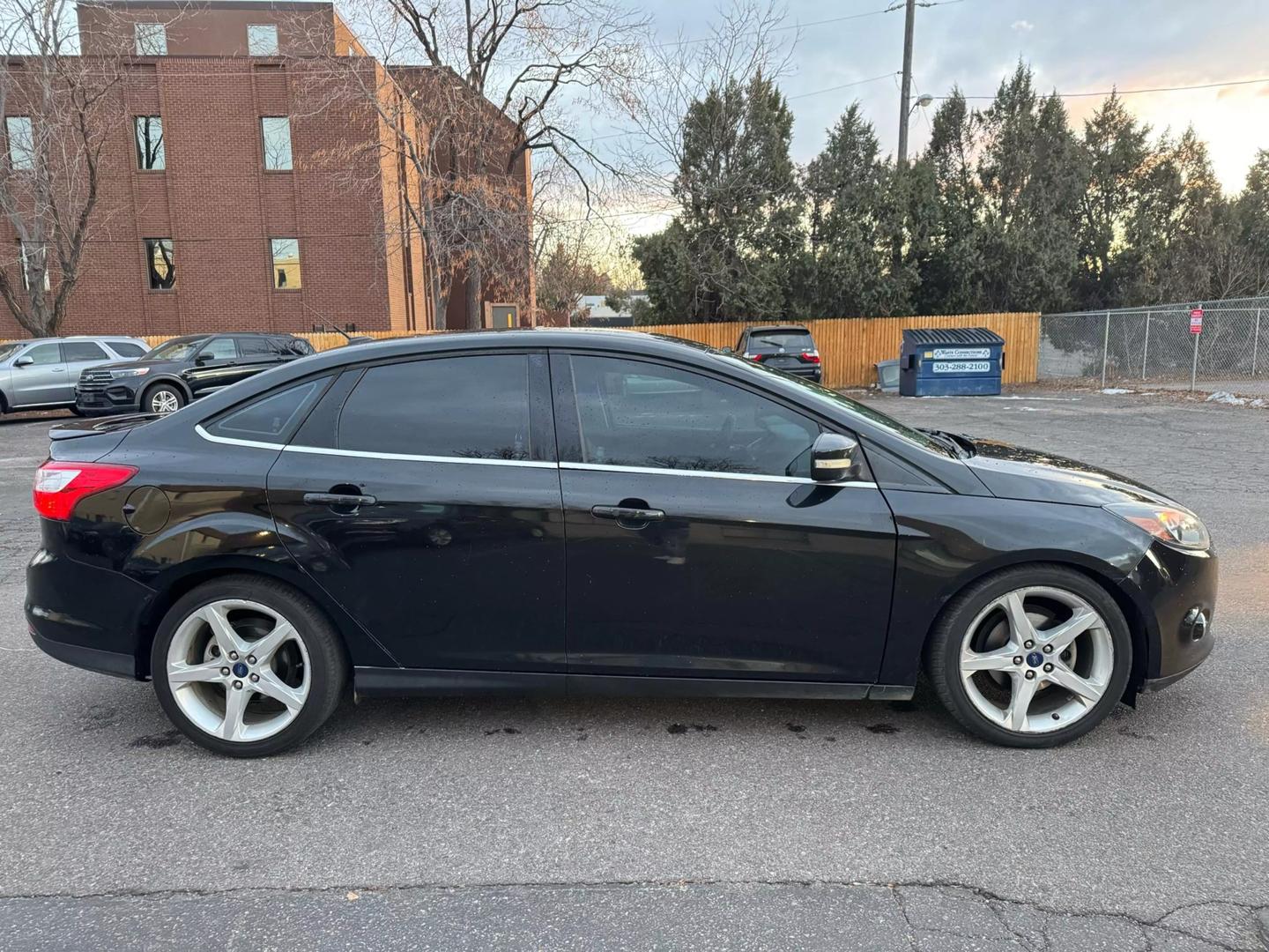 2012 Ford Focus Titanium photo 8