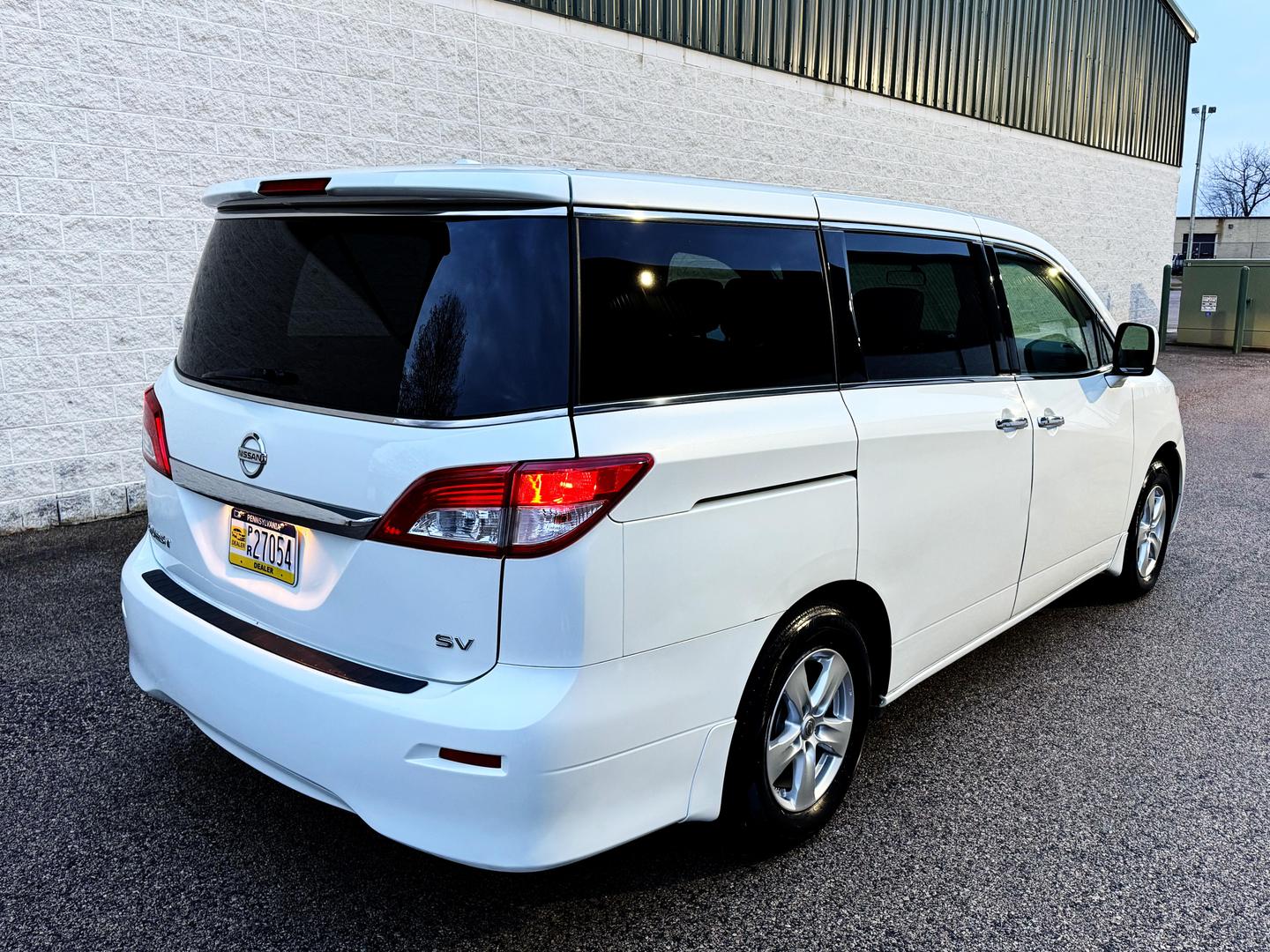 2015 Nissan Quest SV photo 3