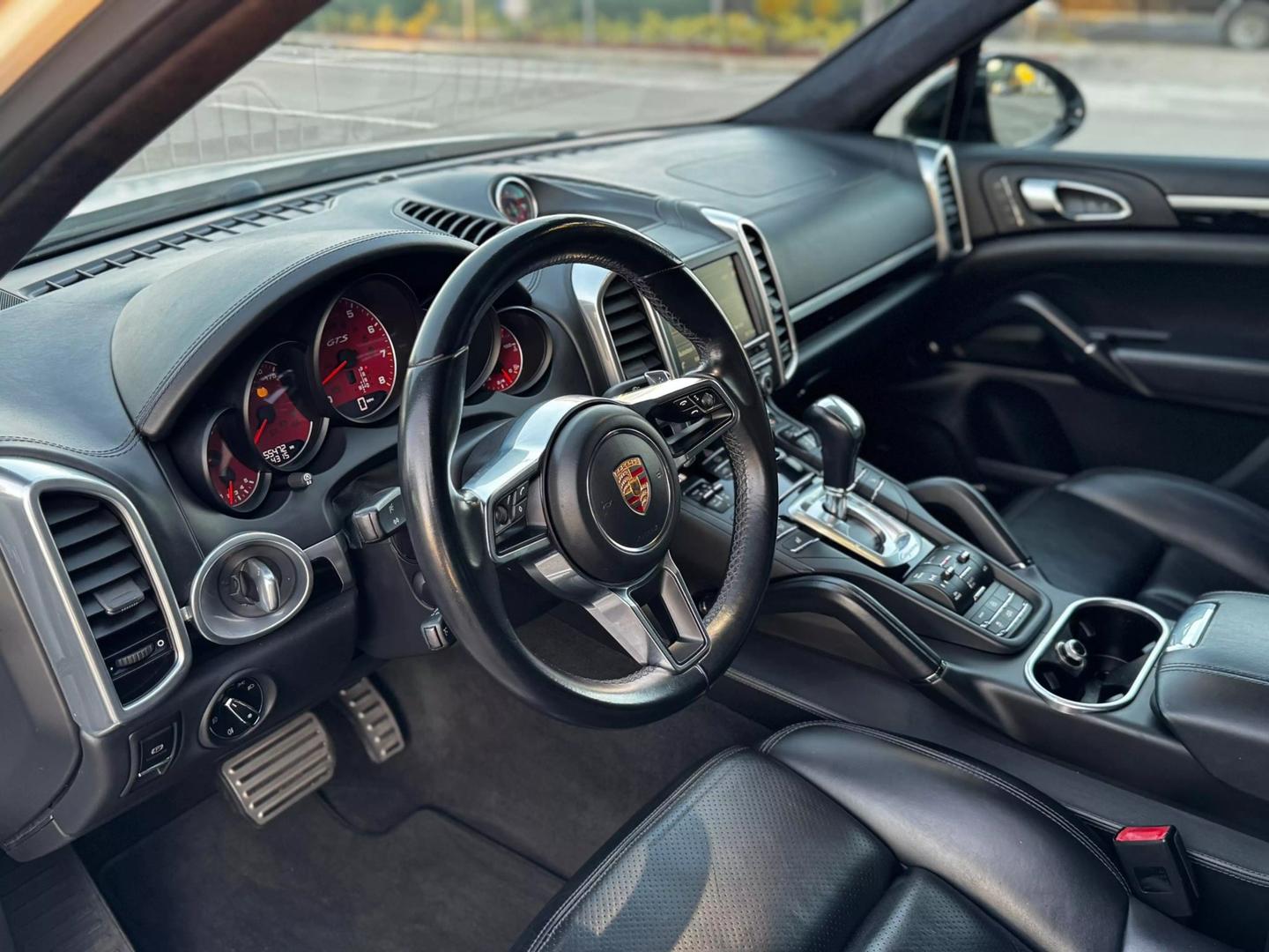 2016 Porsche Cayenne GTS photo 19