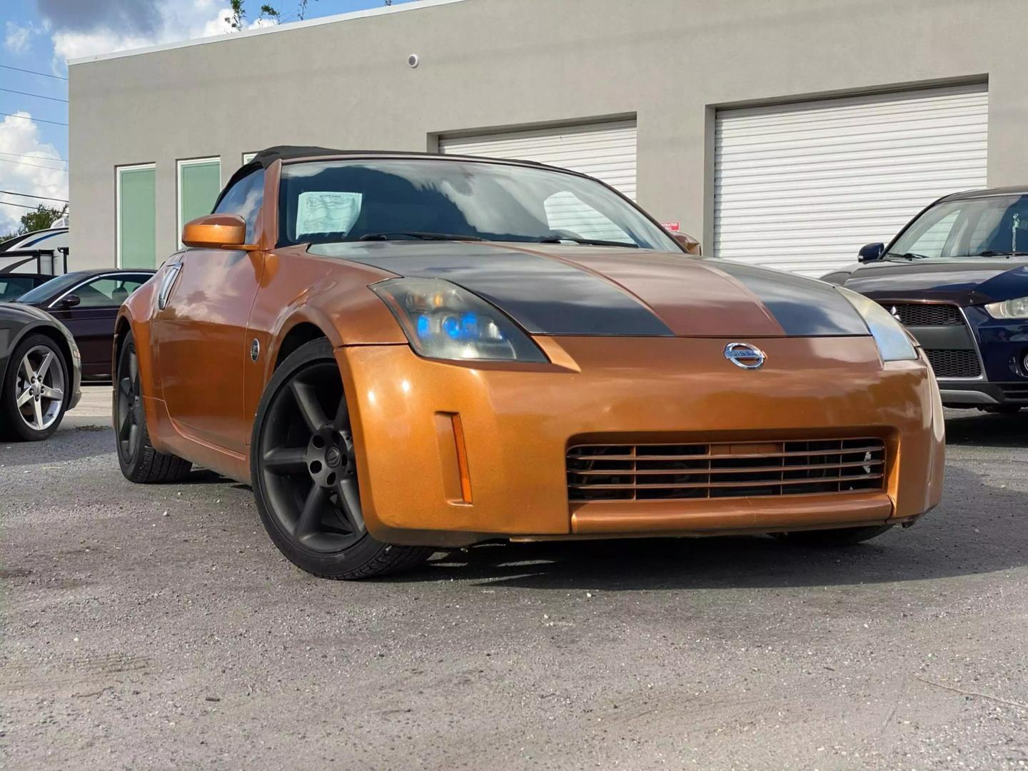 2004 Nissan 350Z Roadster Touring photo 2