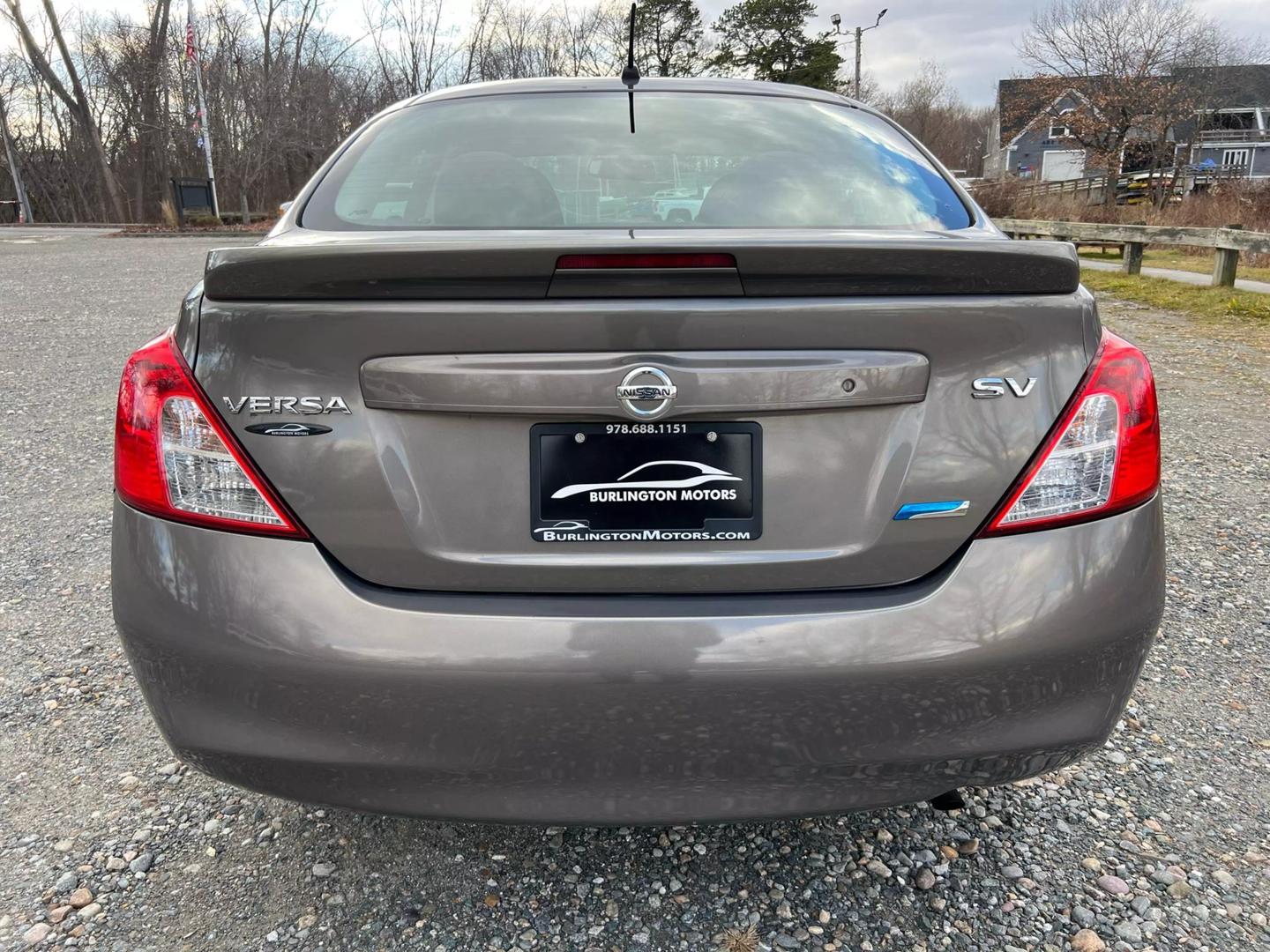 2014 Nissan Versa Sedan SV photo 6