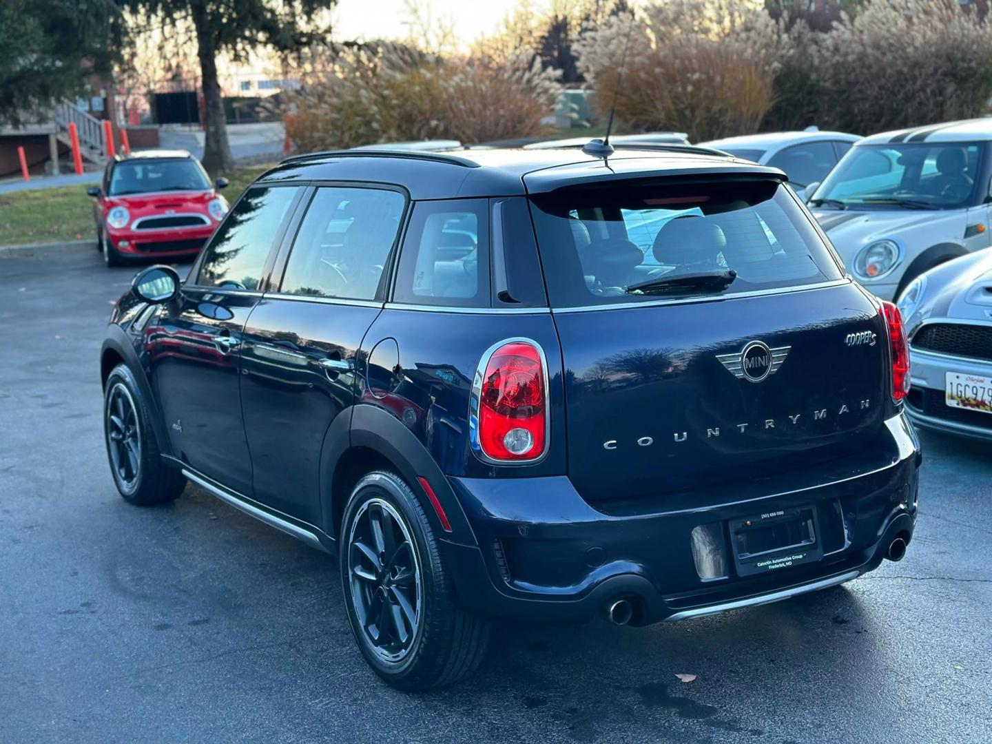 2015 MINI Countryman Countryman S photo 10