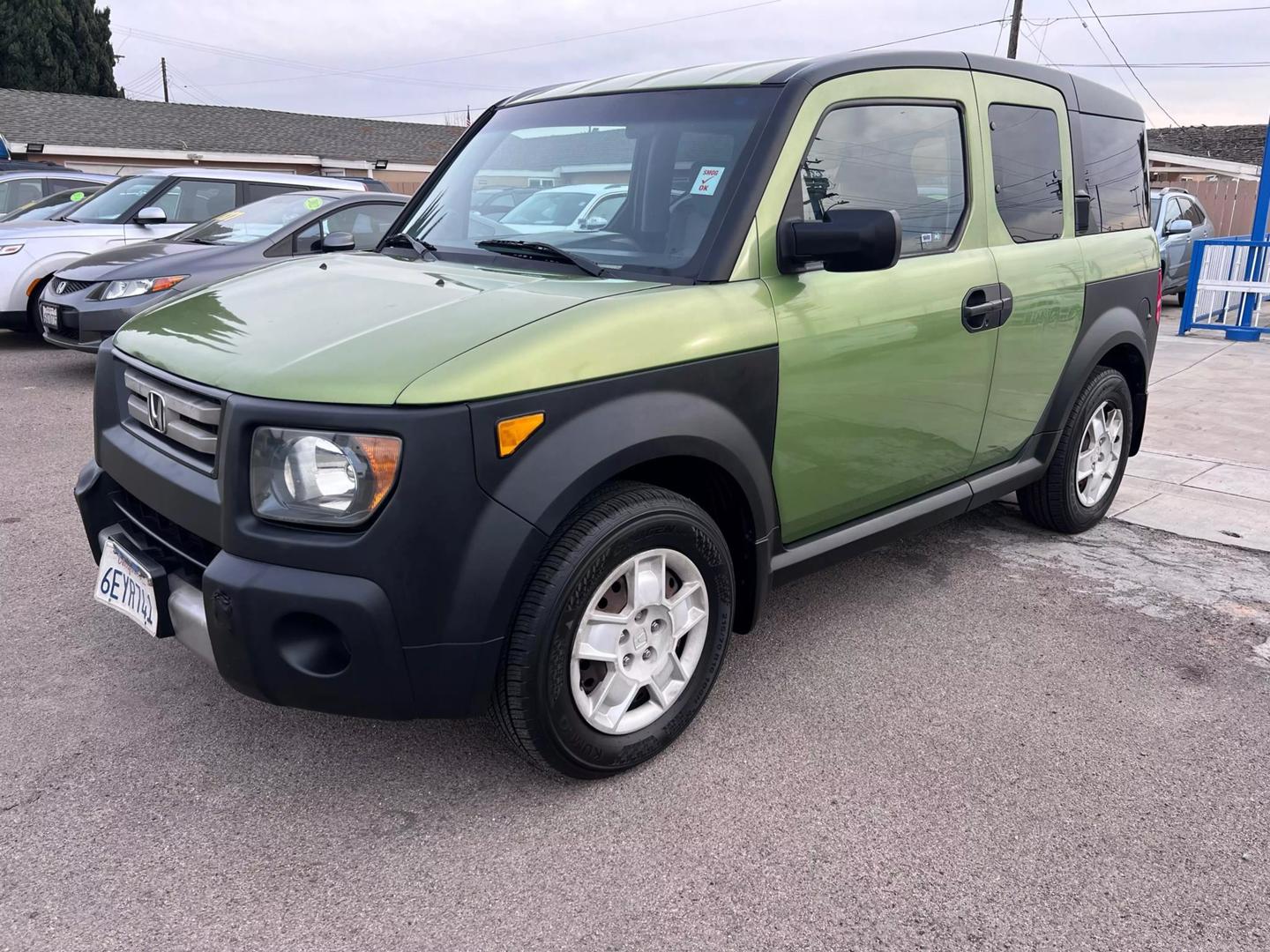 Honda Element's photo