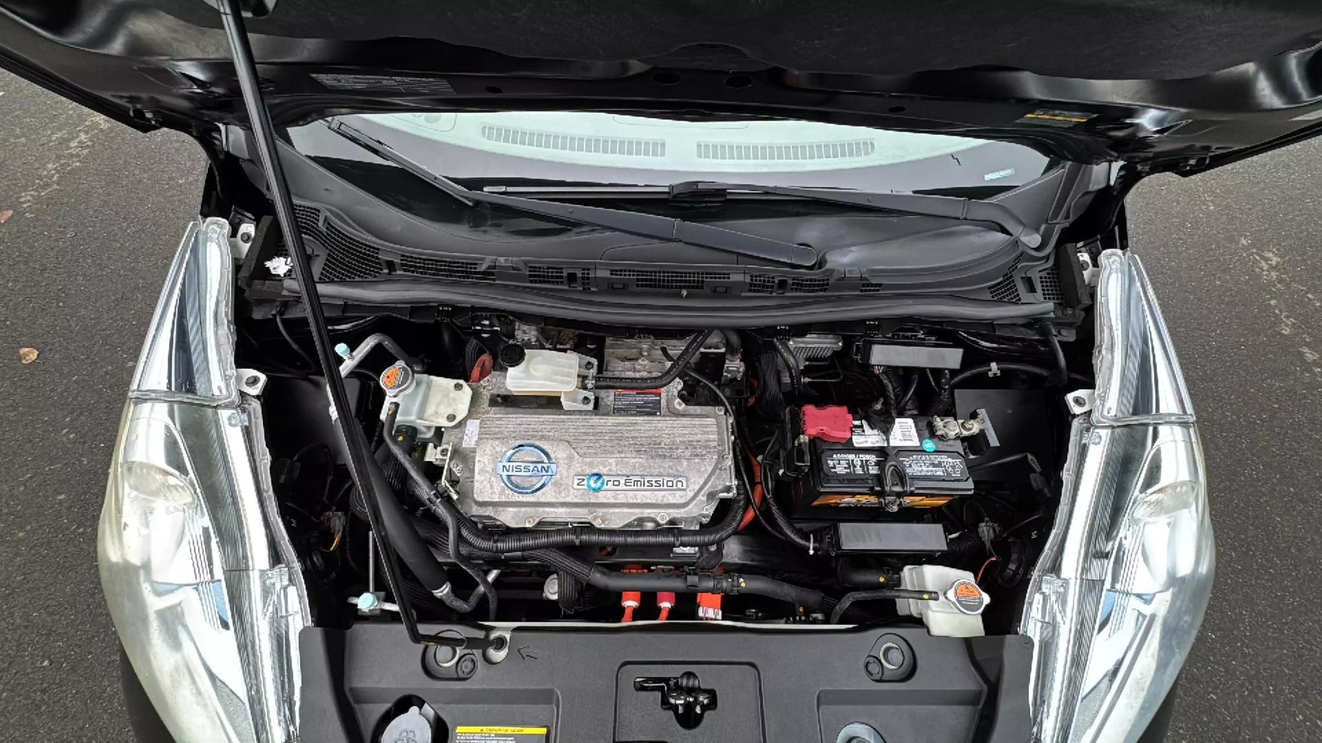 2012 Nissan LEAF SV photo 28