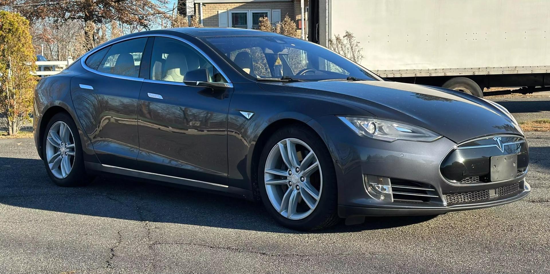 2015 Tesla Model S 85D photo 8