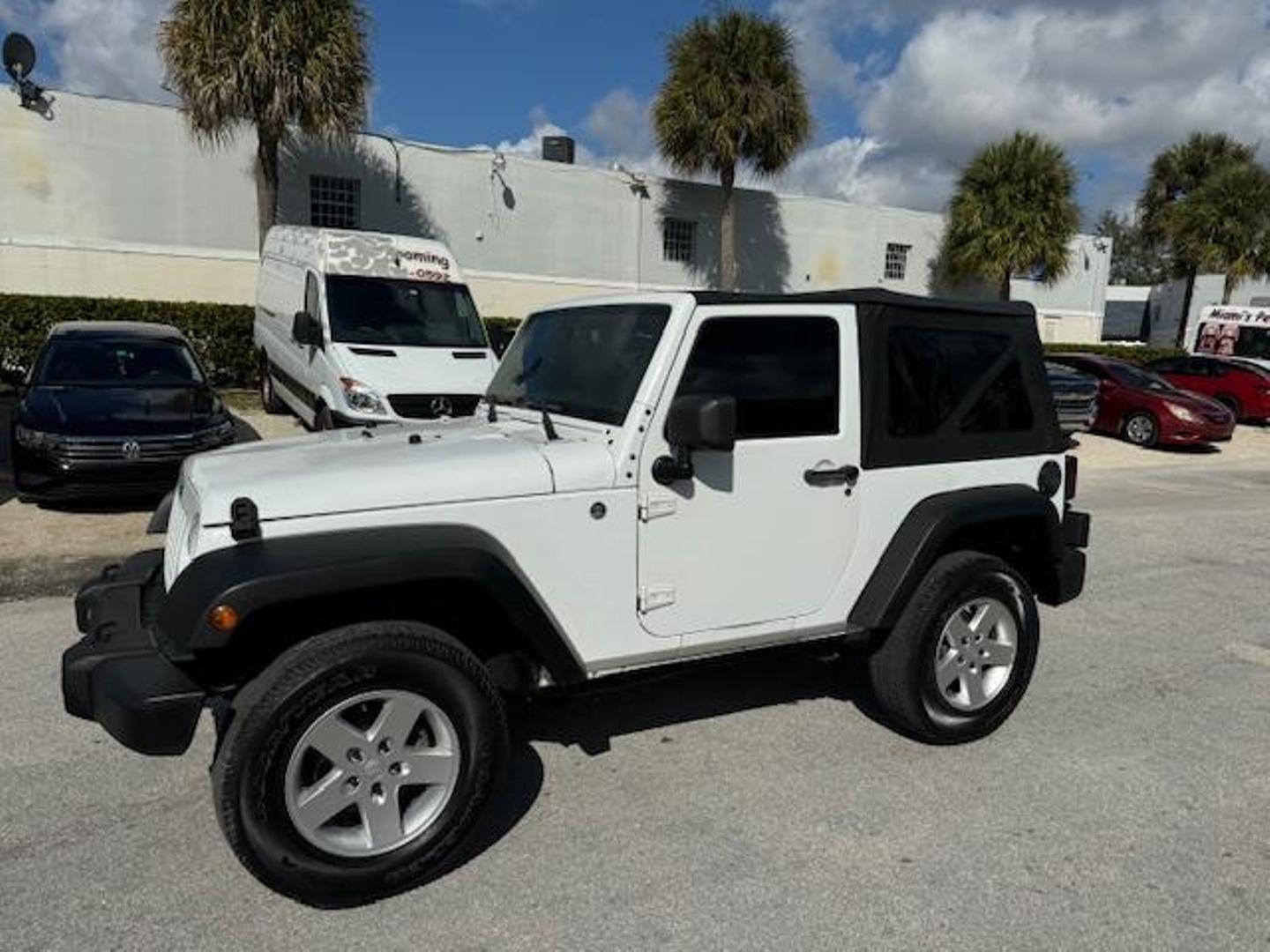 2015 Jeep Wrangler Sahara photo 15