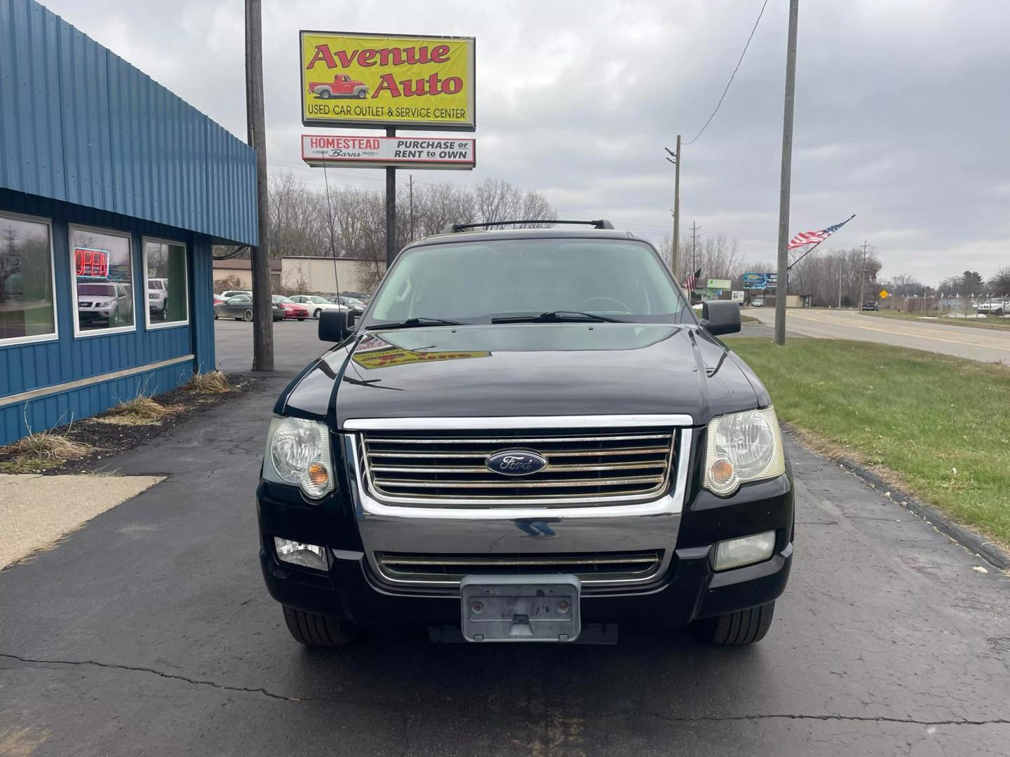 2010 Ford Explorer XLT photo 2