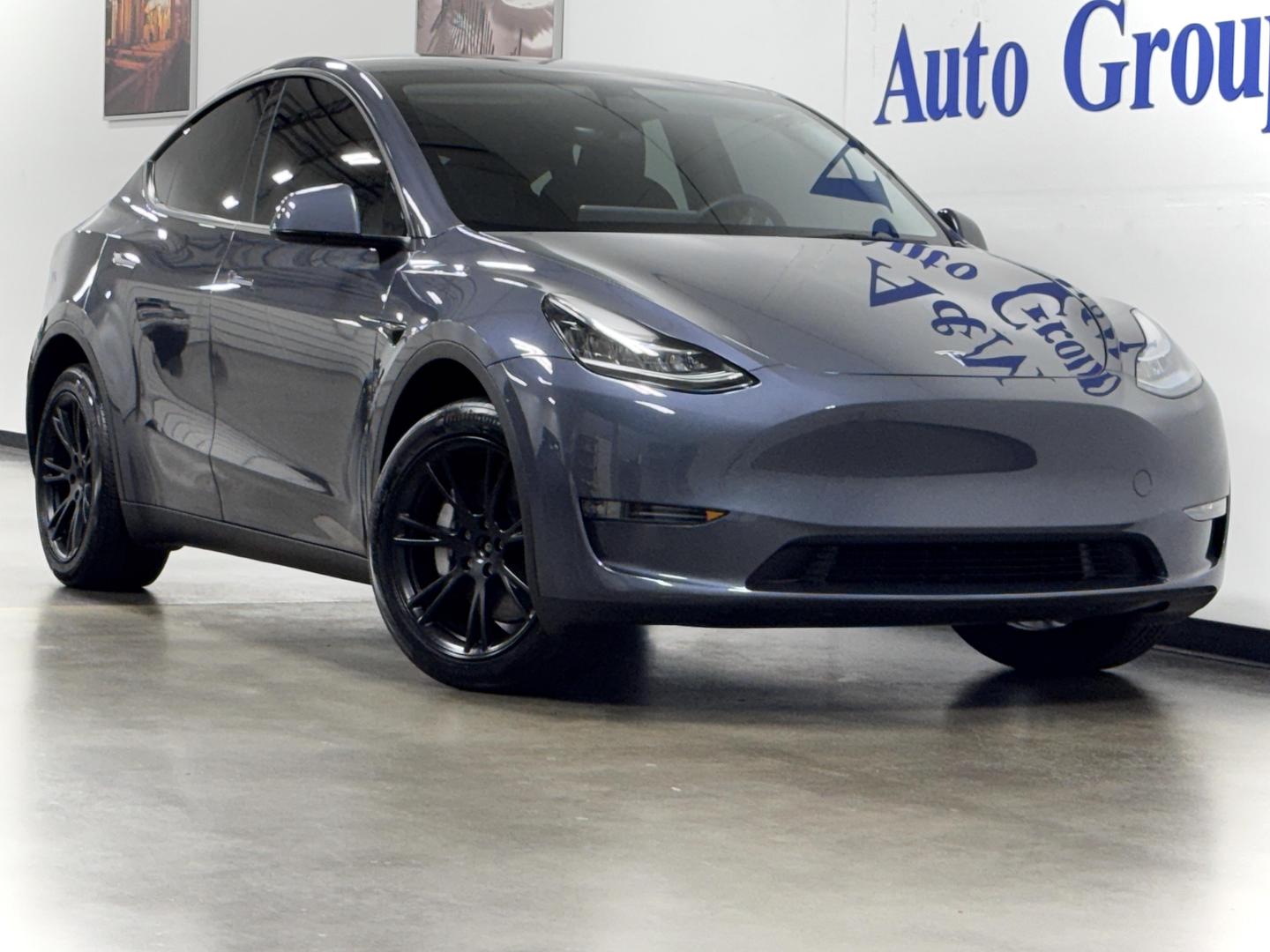 Tesla Model Y's photo