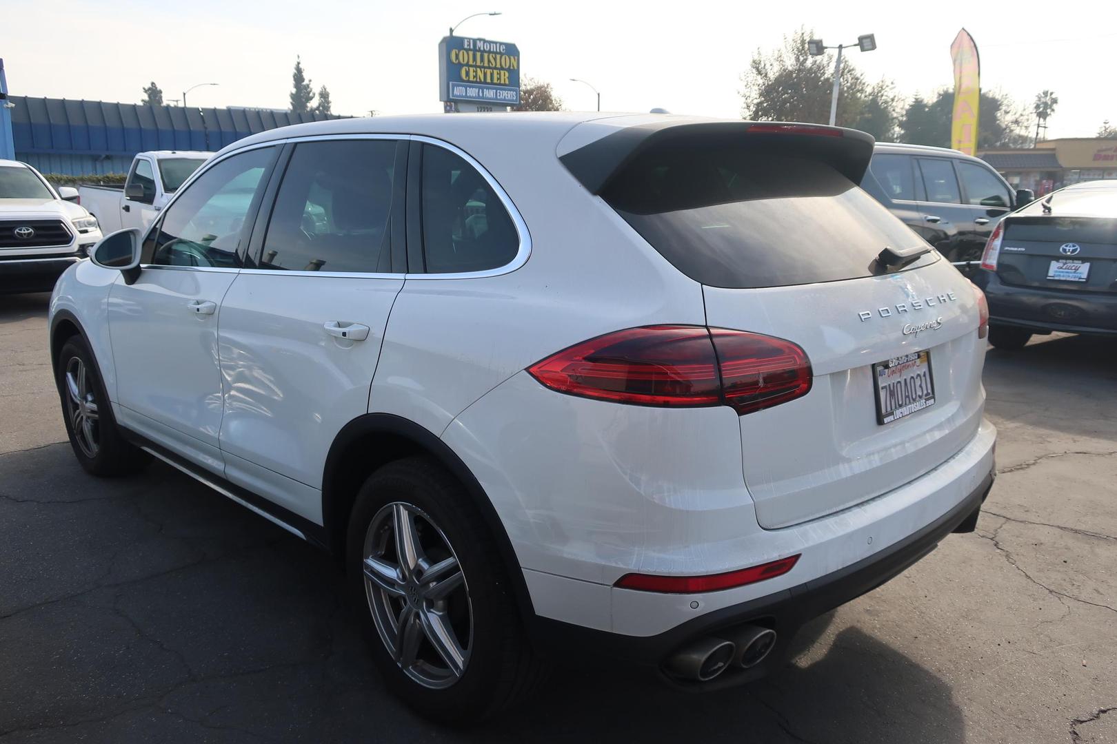 2016 Porsche Cayenne S photo 5