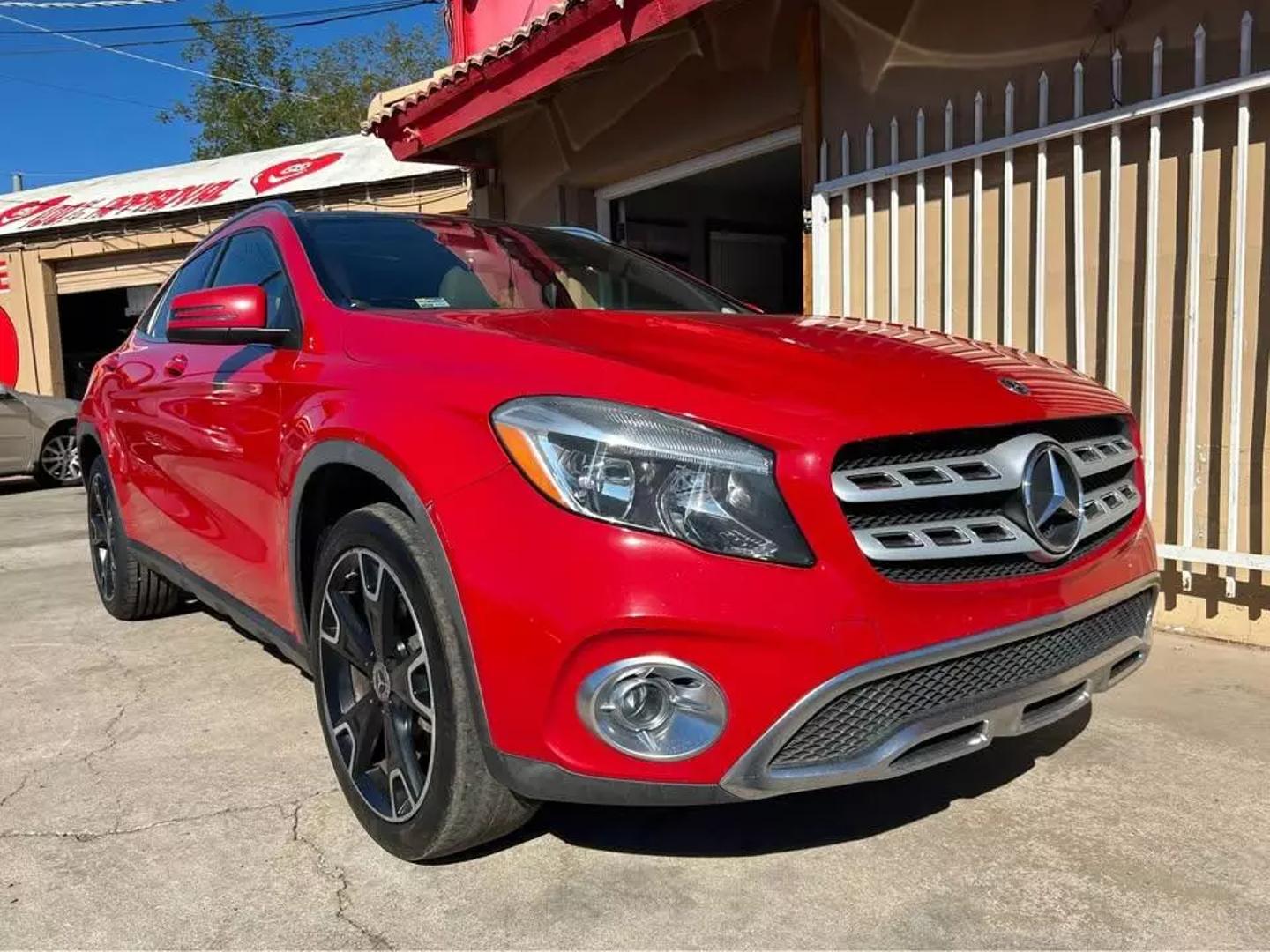 Mercedes-Benz GLA-Class's photo