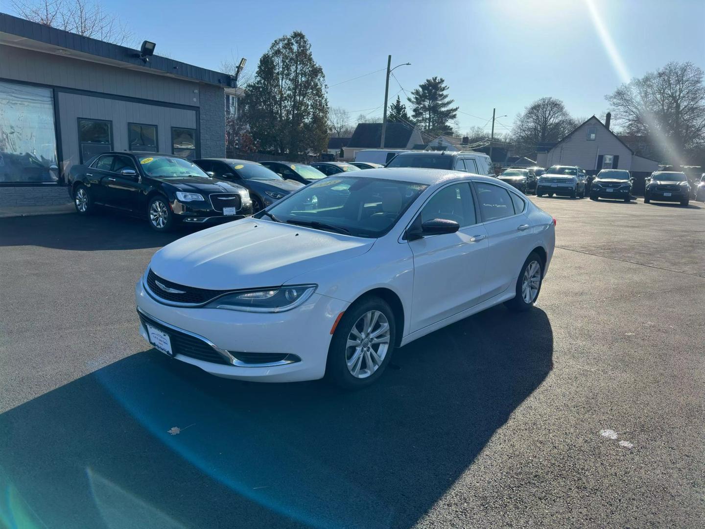 2015 Chrysler 200 Limited photo 2