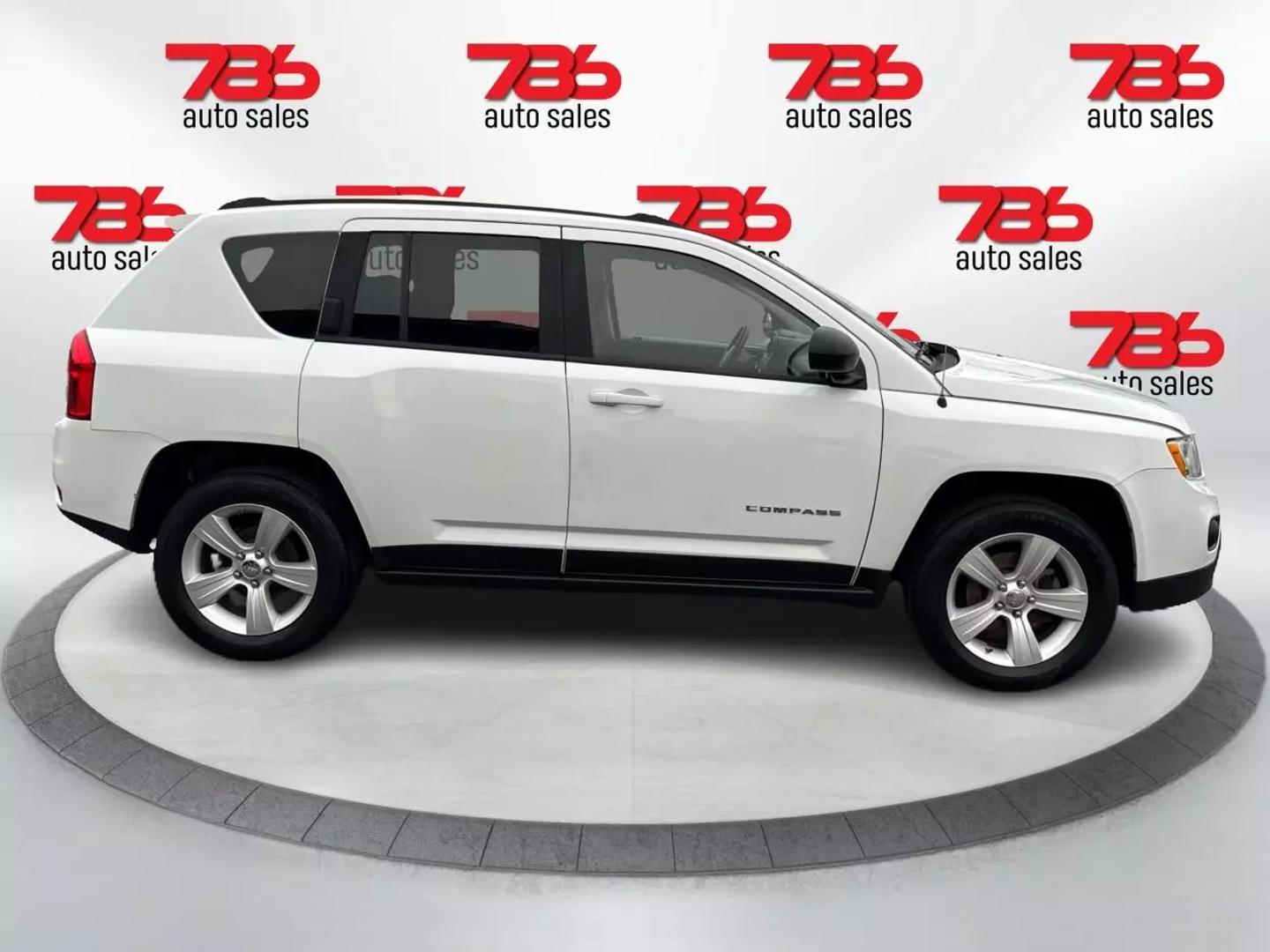 2012 Jeep Compass Latitude photo 2