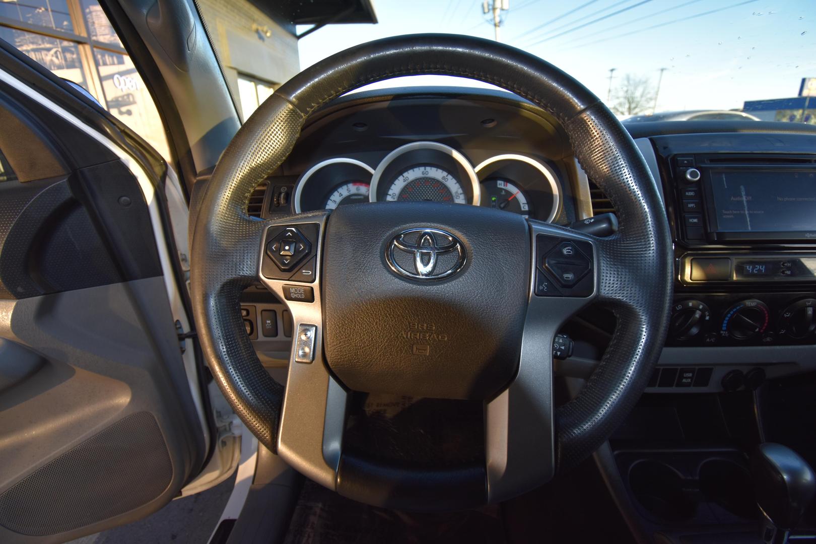 2014 Toyota Tacoma Base photo 11