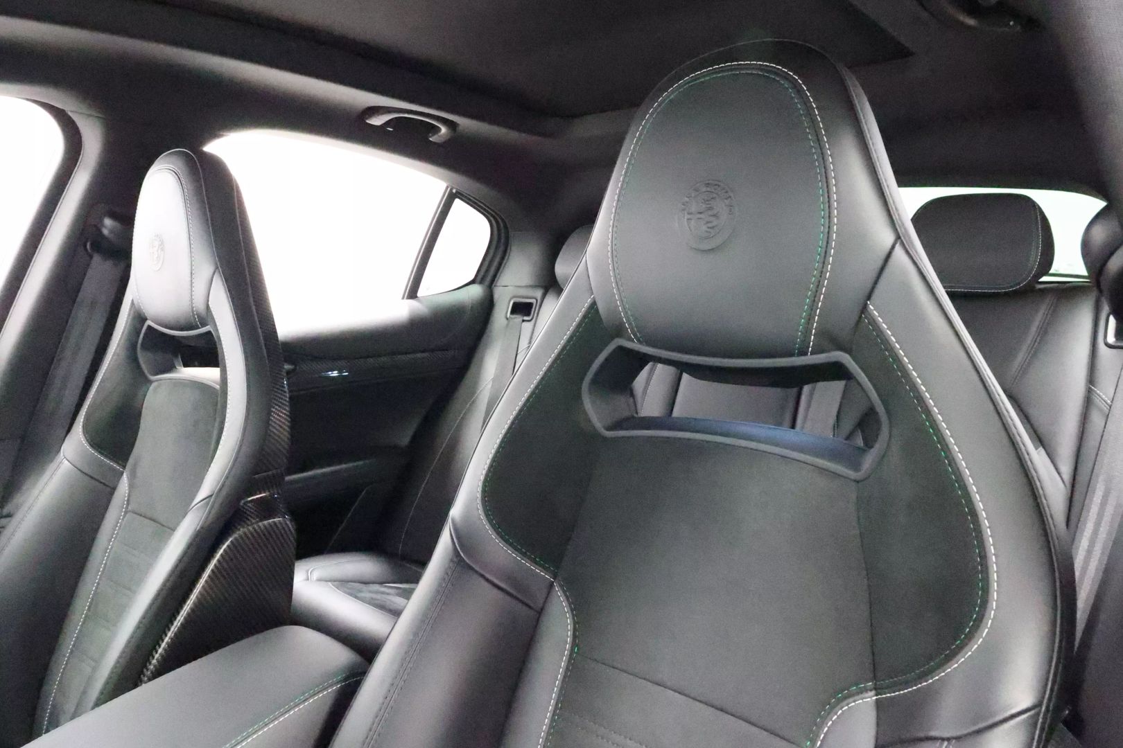 2022 Alfa Romeo Stelvio - Image 16