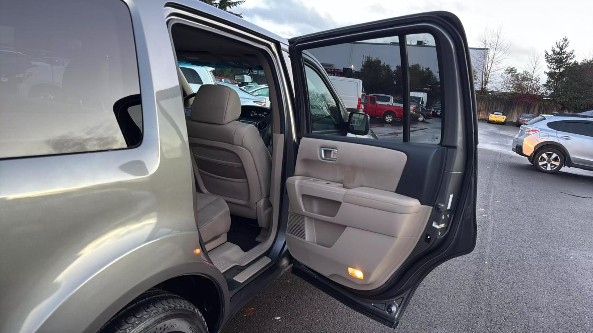 2009 Honda Pilot LX photo 15