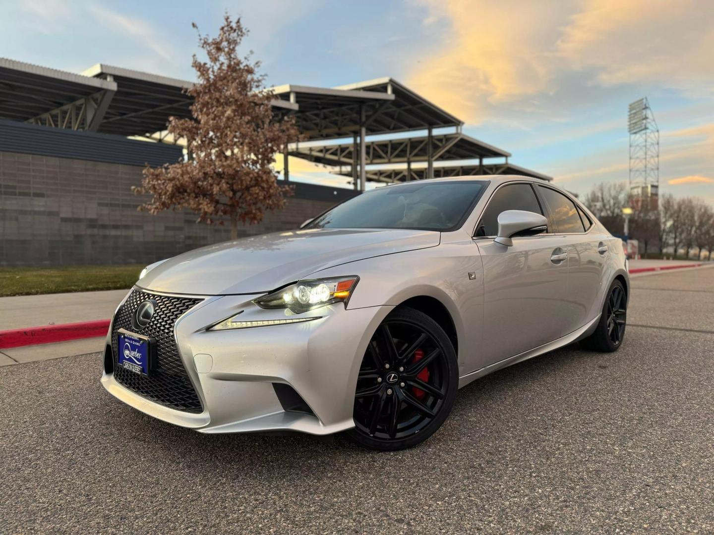 2016 Lexus IS 300 photo 2