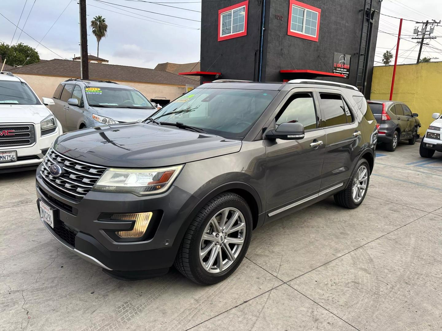 2016 Ford Explorer Limited photo 9