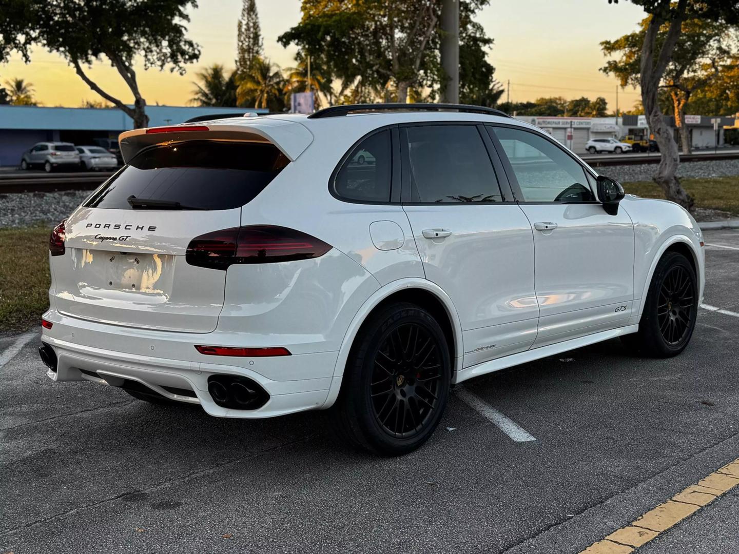 2016 Porsche Cayenne GTS photo 6