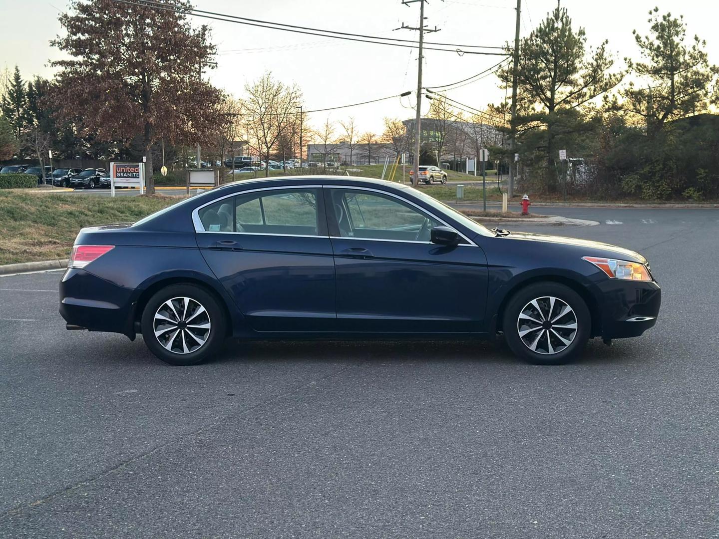 2010 Honda Accord LX photo 3