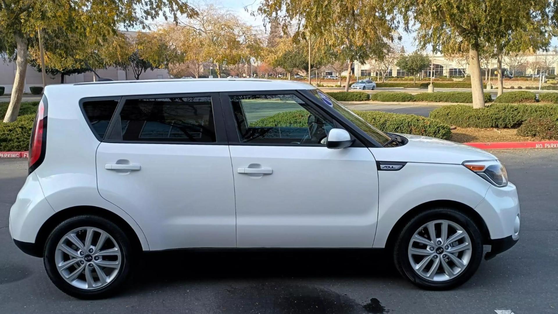 2019 Kia Soul + photo 8