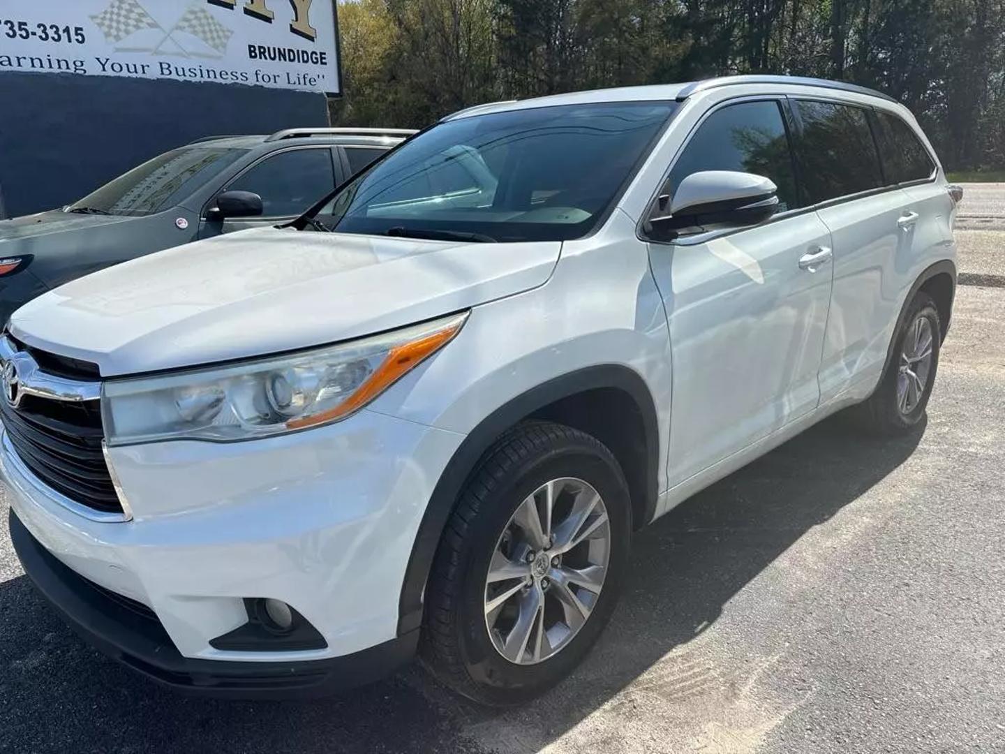 2014 Toyota Highlander XLE photo 2